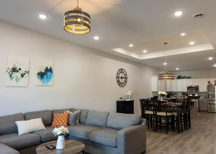Cozy 2 Bedroom * Princeton