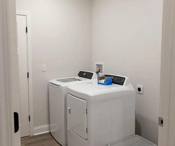 Cozy 2 Bedroom Apartment Princeton