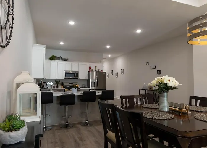 Cozy 2 Bedroom *