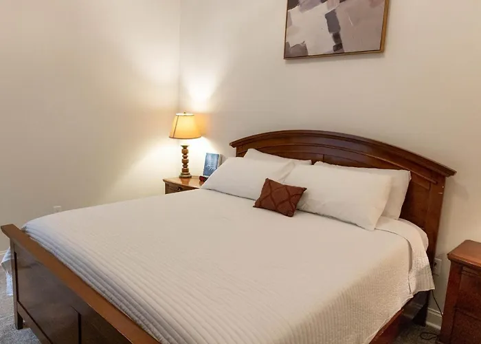 Cozy 2 Bedroom
