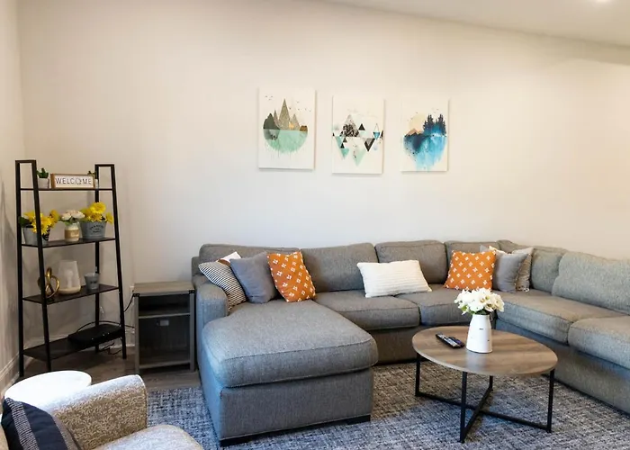 Apartment Cozy 2 Bedroom *